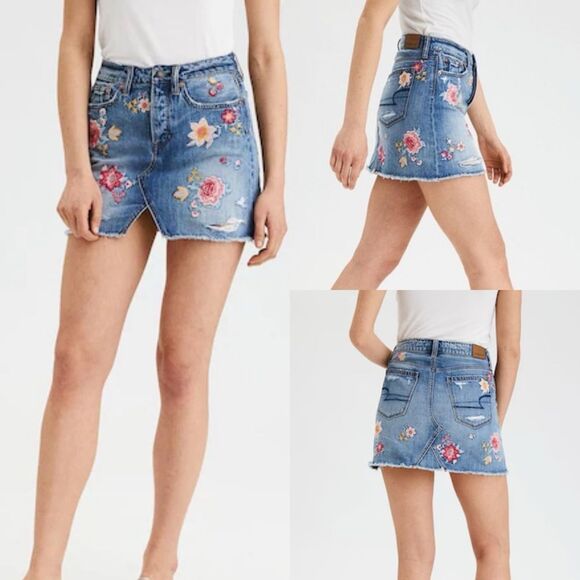 NWT American Eagle Outfitters Denim Embellished Mini Skirt Size 4 - Picture 1 of 12